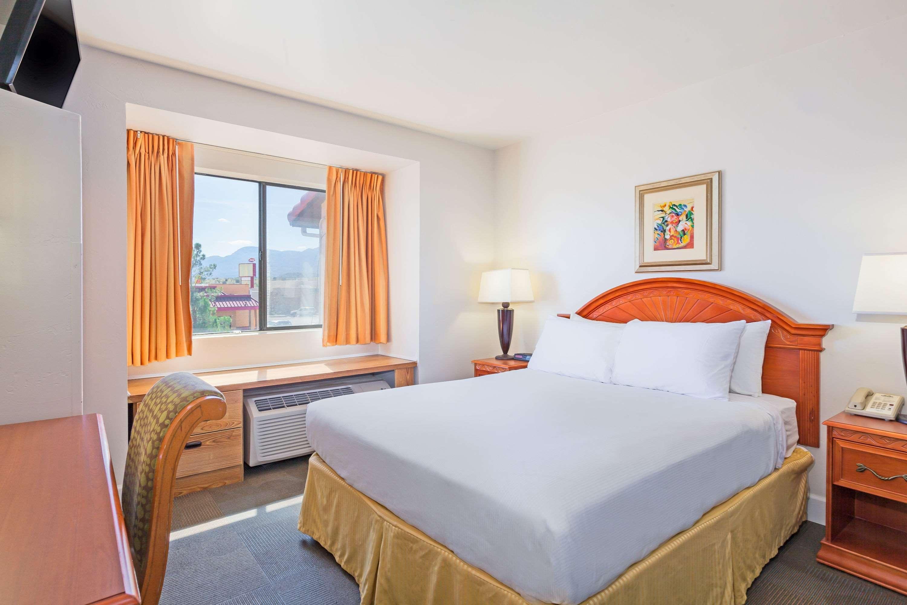 Days Inn By Wyndham Camp Verde Arizona Exterior photo