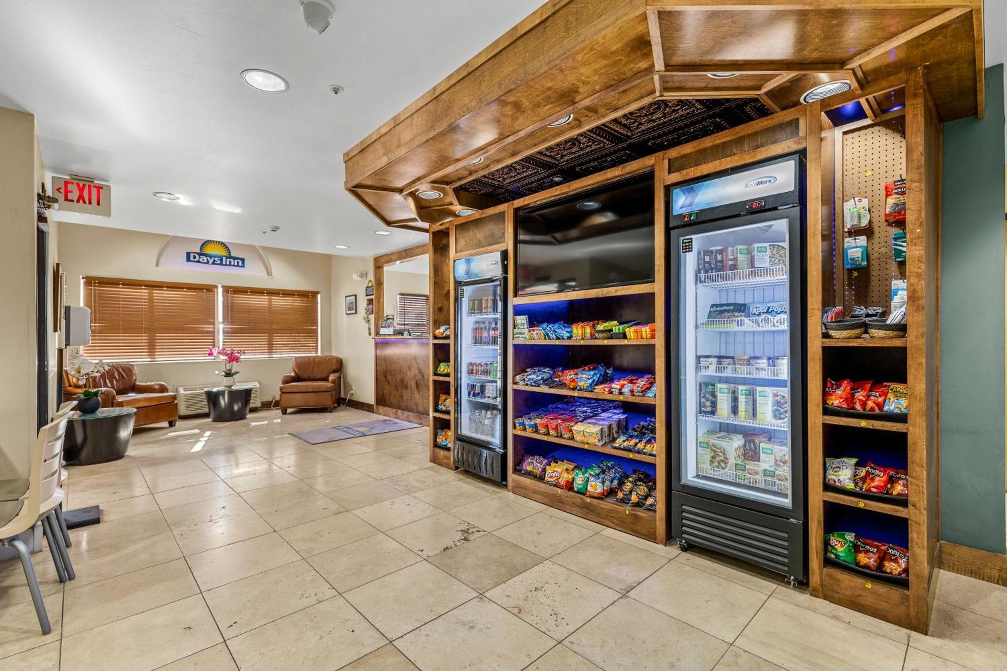 Days Inn By Wyndham Camp Verde Arizona Exterior photo